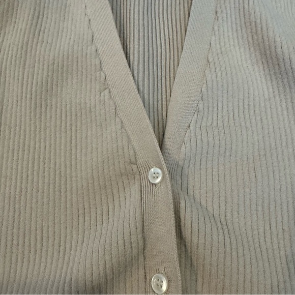 Good American Ribbed Cropped Cardigan Size 1/2 Beige - Picture 8 of 9